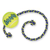 KONG SqueakAir Ball kötéllel kutyajáték 2x M/L méret